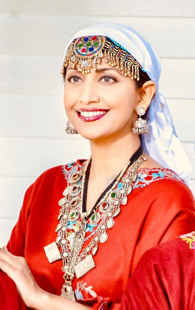 Sanam Azeem in Kashmiri dance costume